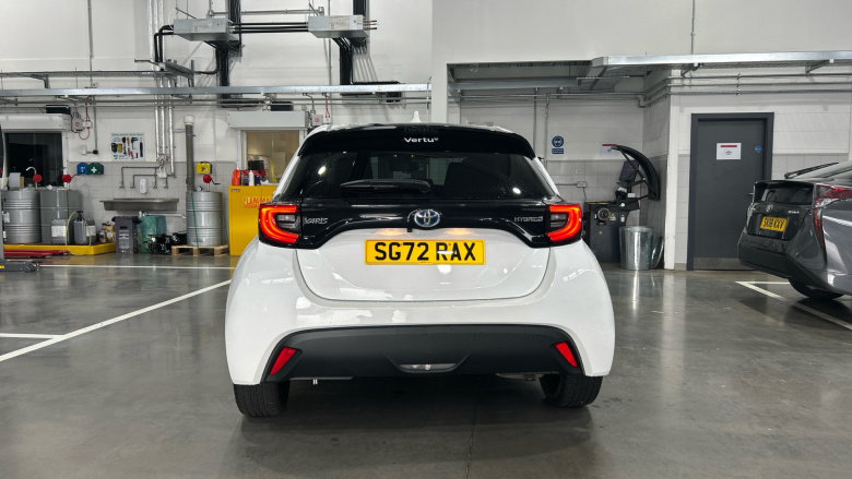 Toyota Yaris 1.5 Hybrid Design 5dr CVT Hybrid Hatchback